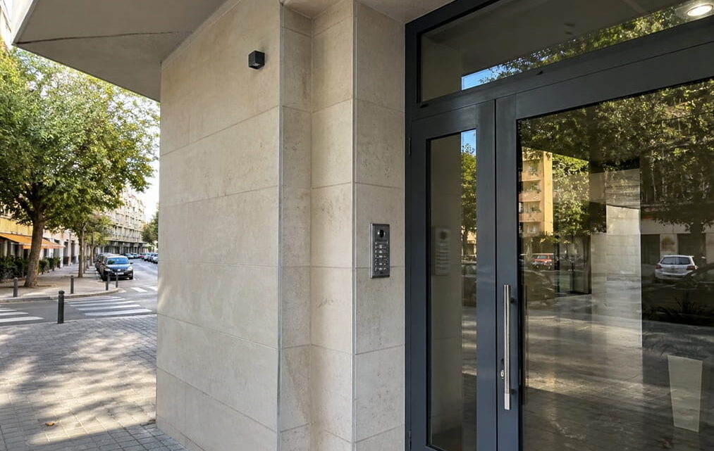 Puertas de acceso en Mislata con cilindros igualados